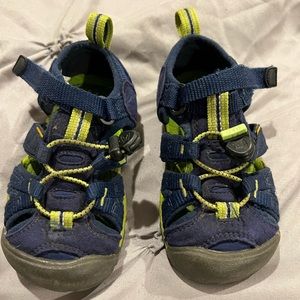 Keen sandals Size 9 toddler